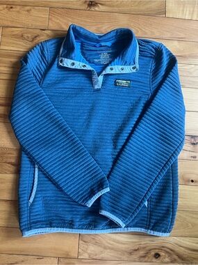 L.L. Bean Women Blue Quilted 1/4 Snap Pullover with front pocket